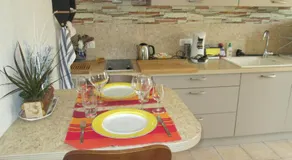 Les Milahinas - Image 4