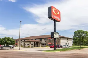 Econo Lodge - Image 3
