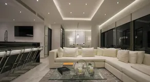 Luxury 3BR Apt, WiFi 1Gb, Laundry, Pools, Gym - Image 3