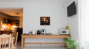 Airport Jazmin Guesthouse - Image 5