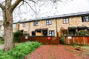 Comfy 1BR unit in Cambridge with Free Parking - Image 5