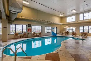 Comfort Inn & Suites - Image 3