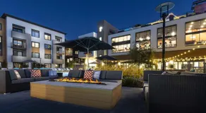 Luxury Condos at Anton Menlo w Pool & Amenities - Image 4