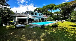 La Grande Villa with Pool - Image 2