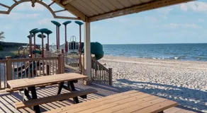 Diana Luxury Retreat: Private Beach and Vineyards - Image 4