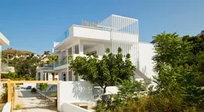 Almyra Seaside Luxury Suites - Image 5