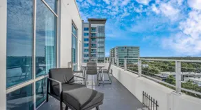 2 Bdrm Penthouse with Billiards - Image 3