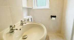 Private Room in Glasgow City - Image 2