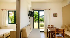 Lili Apartments,oasis 2,5 km from Hania center - Image 2