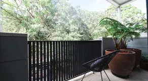 Bushland setting close to Sydney CBD- stand alone apartment - Image 4