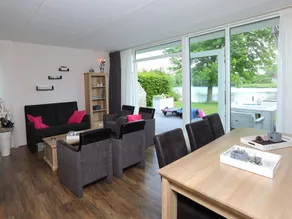Cozy Home with Garden View - Image 4