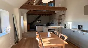 Au 8 à Meursault, Magnifique maison Bourguignonne au pied des vignes, jardin, places de parking privée - Image 2