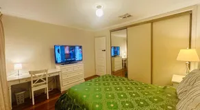 Cozy and Quiet Home in Doncaster, Close to Shops & Transport - Image 4