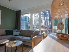 Restyled bungalow with fireplace in a carfree park - Image 2