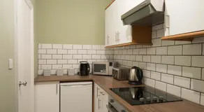 M-Hotels Studios & Apartments Free Parking - Image 4