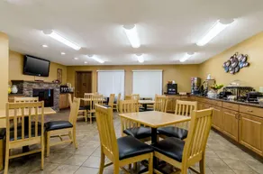 Rodeway Inn Ainsworth - Image 5