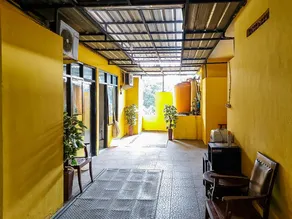 De Luck Homestay near Alun Alun Sidoarjo - Image 5