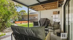 Sunset Shore Retreat - Image 5