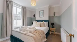 Family & pet Friendly, Stylish & Spacious Beach House - Image 2