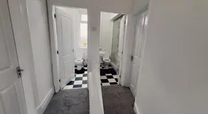 Double-Bedroom in the Heart of Salford Manchester GCSW3 Perfect for Short Stays - Image 5