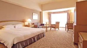 Royal Oak Hotel Spa & Gardens - Image 2