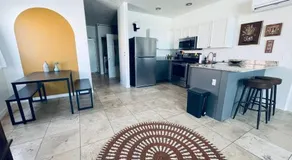 Pet Friendly! Private retreat in Nob Hill - Image 3