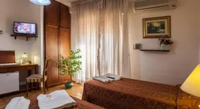 Hotel Garden - Image 2