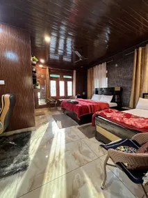 Gayatri Niwas Luxury Room - Lake Mountain View - Image 2