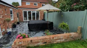 Spacious 3-Bed Home in York Free Parking Sleeps 5 - Image 5
