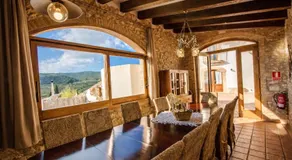 Catalunya Casas: Landvilla für 13 in der Nähe von spanischen Weinbergen, nur 30 Minuten vom Strand von Sitges entfernt - Image 5