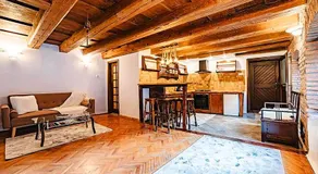 Albert Residence Authentic Old Town Suites & Parking - Image 5