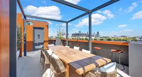 Designer Oasis - Hot Tub | Free Parking - Image 5