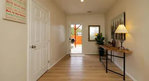 Spacious 3BR Terrace Apt Near LakePoint and Golf - Image 3