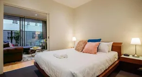 Wonderful Windsor Apartment Stay - Image 2