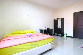 Saloka Guest House & Residence - Image 2