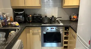 Private Room with own Bathroom and Parking - Image 3