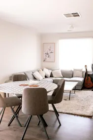Stunning 3BR Shepparton Home - Image 2