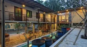 Barren House - Image 4