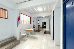 RedDoorz Syariah at Sultana Guest House - Image 5