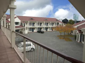 Aubyn Court Spa Motel - Image 5