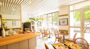 Egg Hotel Dieppe - Image 3