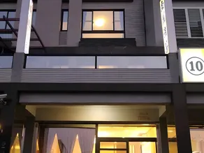 Artdeco Guest House - Image 4