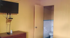 Lee motel - Image 3