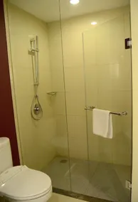 M - Regency Hotel - Image 2