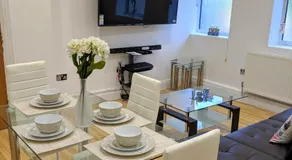 Spacious 2-bed apartment in central Kingston near Richmond Park - Image 3
