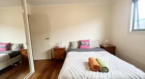 Entire Unit in Penguin with Free Parking - Image 5