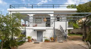 Hill House - Image 5