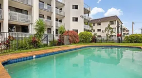 Beach Front Bliss - Luxurious 3 Bedroom Beachfront Apartment in Maroochydore - Image 4