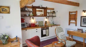 Nest Holiday Hideaway Wren Cottage-Beautiful Location in the Long Mynd Area of Outstanding Natural Beauty- WHIRLPOOL JACUZZI BATH! - Image 3