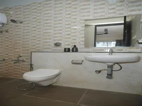 Ruby (Vine) | Private Bedroom in 3BHK - Image 2